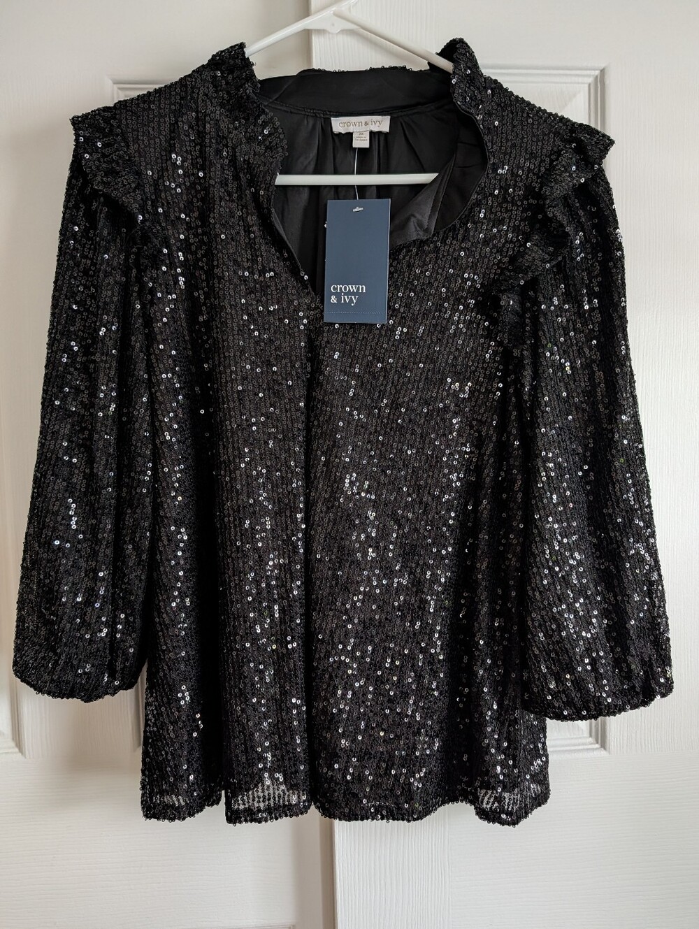 NWT Sz m Crown & Ivy Black Sequin 3/4 Top Ruffle Belk